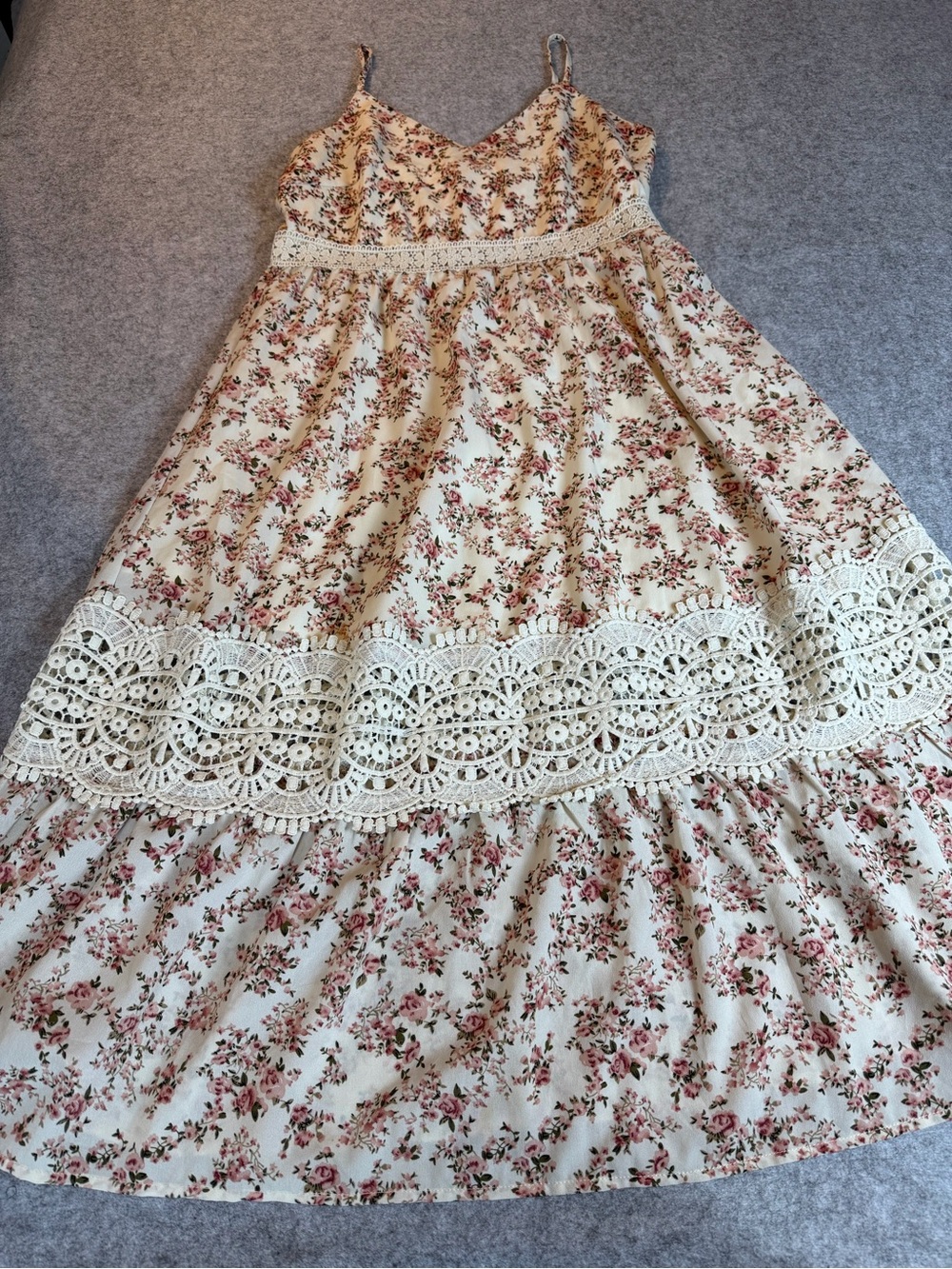 Cupshe Large Cream Maxi Skirt with Pink Floral Print and Lace Trim